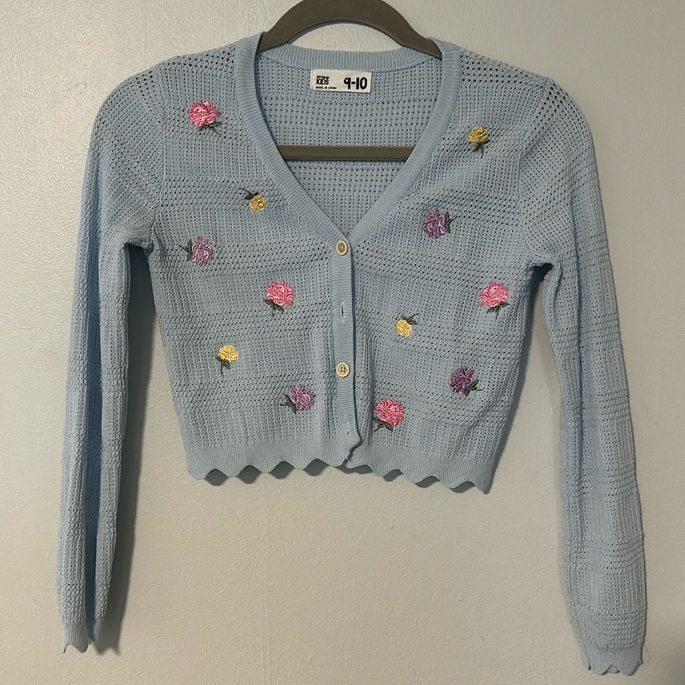 Girl Knit cardigan with flower embroidery